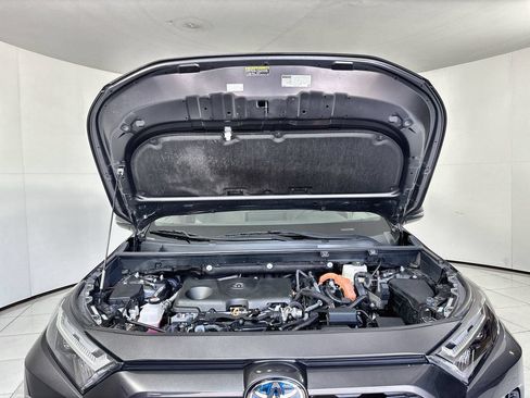 Used 2024 Toyota RAV4 XLE AWD/4WD image 17