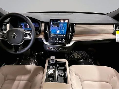 New 2026 Volvo XC90 T8 Plus AWD/4WD image 8