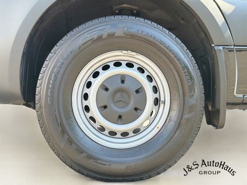 Used 2022 Mercedes-Benz Sprinter 2500 image 35