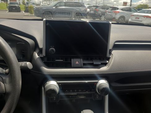 Certified 2023 Toyota RAV4 LE AWD/4WD image 19