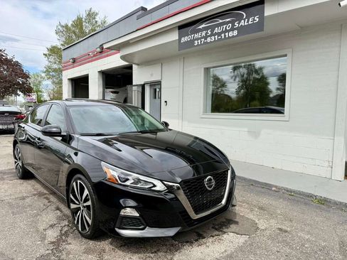 Used 2020 Nissan Altima 2.5 SR w/ Premium Package image 5