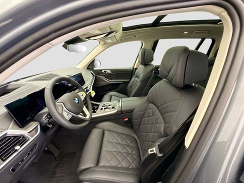 New 2026 BMW X7 xDrive40i w/ Premium Package image 18