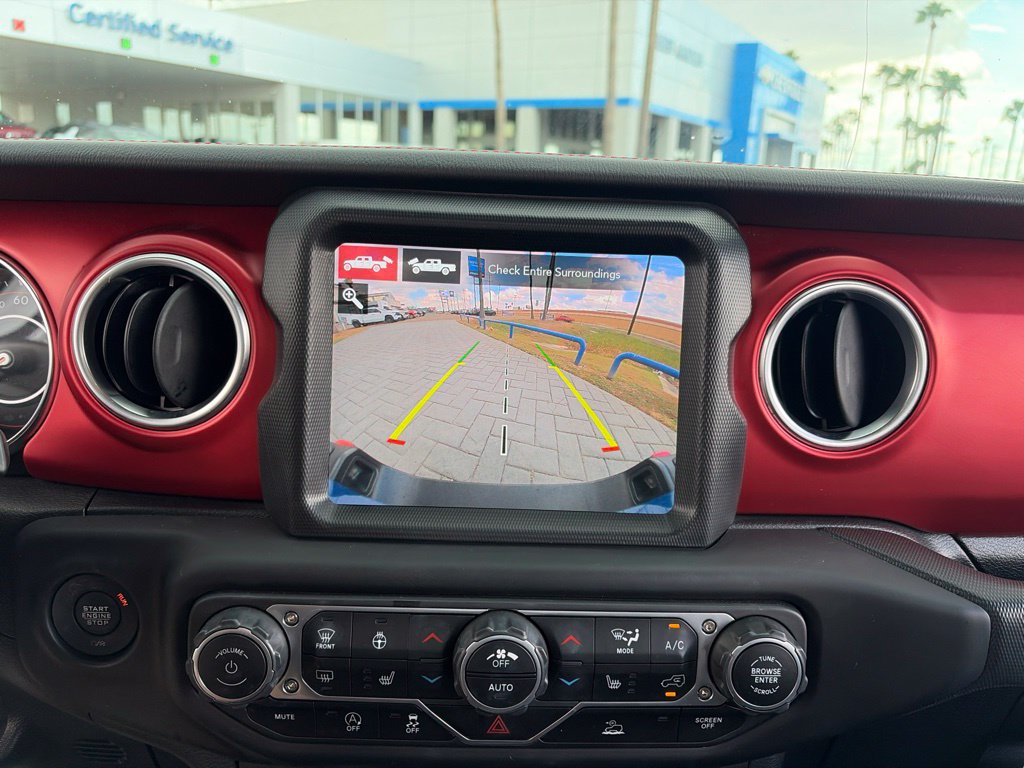 Used 2023 Jeep Gladiator Rubicon w/ LED Lighting Group AWD/4WD image 12
