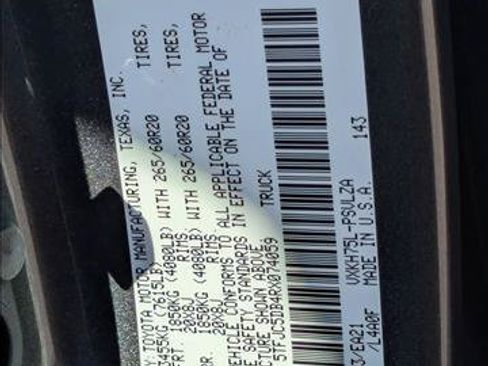 Used 2024 Toyota Tundra Limited w/ Power Package AWD/4WD image 17