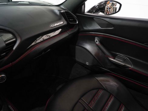 Used 2016 Ferrari 488 GTB RWD image 13