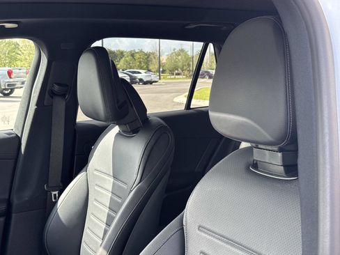 Used 2024 Mercedes-Benz GLC 300 4MATIC w/ AMG Line image 13