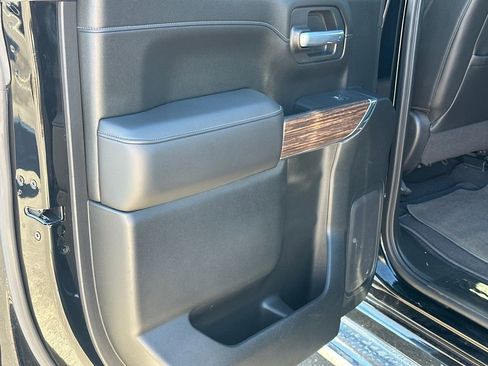 Used 2021 Chevrolet Silverado 1500 High Country w/ Technology Package image 21