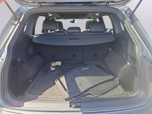 Used 2021 Volkswagen Tiguan SE R-Line AWD/4WD image 32