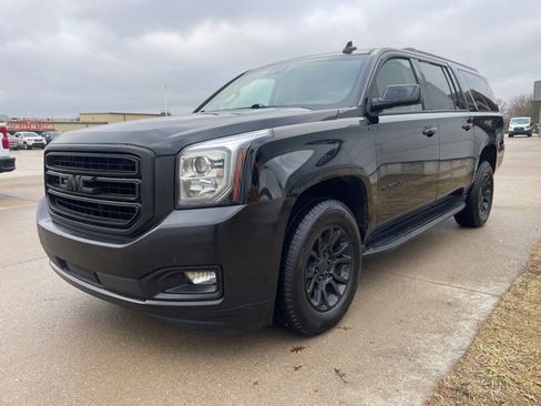 Used 2018 GMC Yukon XL SLT image 3