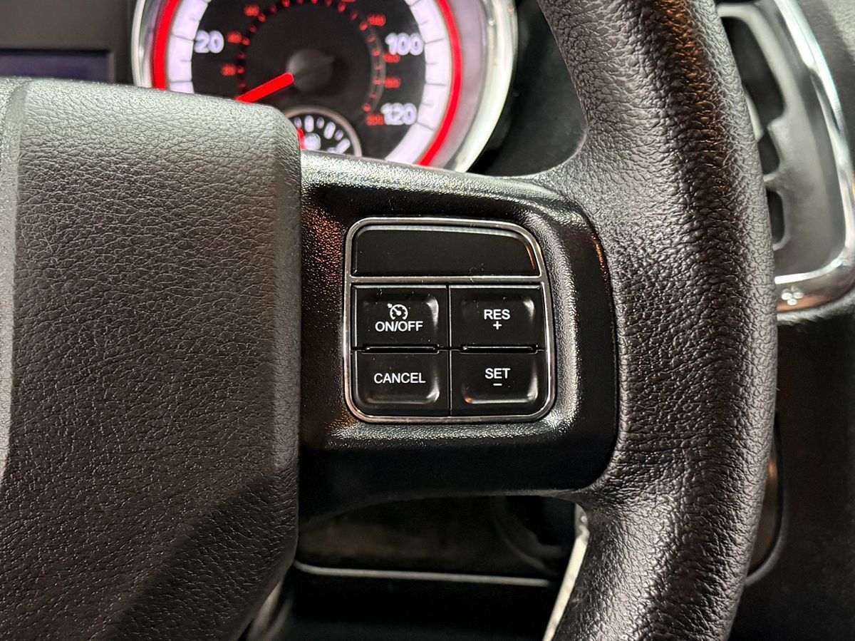 Used 2019 Dodge Grand Caravan SE FWD image 18