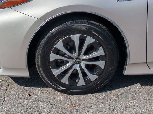 Used 2022 Toyota Prius Prime XLE image 11