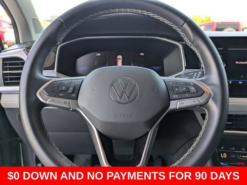 Used 2025 Volkswagen Taos SE FWD image 21