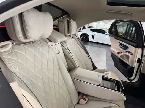 Used 2022 Mercedes-Benz S 580 4MATIC Sedan w/ AMG Line Package image 15