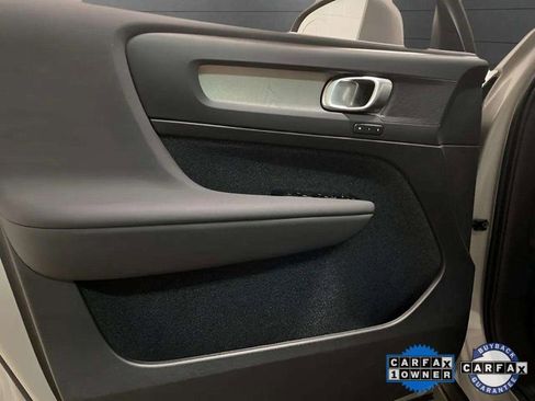 Used 2025 Volvo XC40 B5 Plus image 15