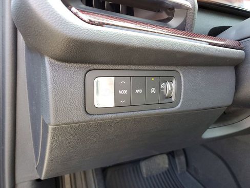 New 2026 Chevrolet Traverse RS w/ LPO, Floor Liner Package AWD/4WD image 21