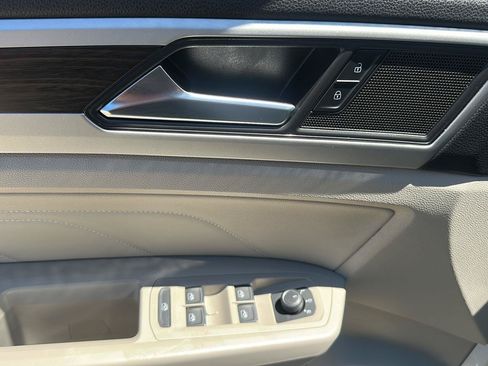 Used 2023 Volkswagen Atlas SE w/ Panoramic Sunroof Package AWD/4WD image 22