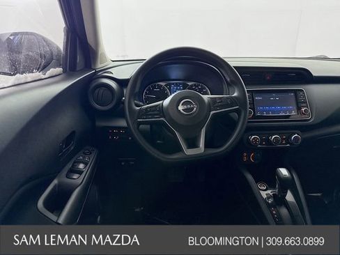 Used 2022 Nissan Kicks S image 20