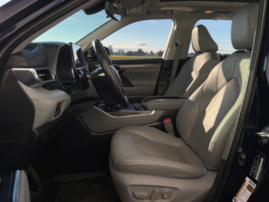 Used 2022 Toyota Highlander Platinum AWD/4WD image 9