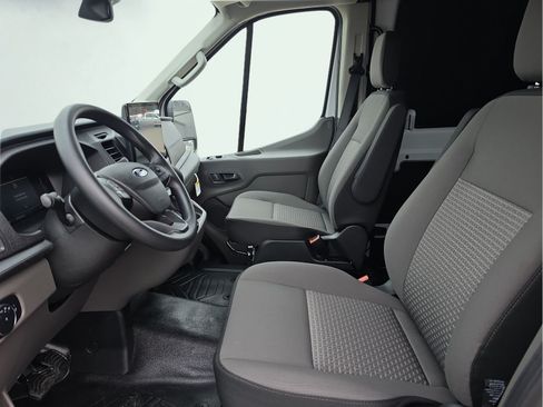 New 2026 Ford Transit 250 148 Medium Roof w/ Load Area Protection Package RWD image 9