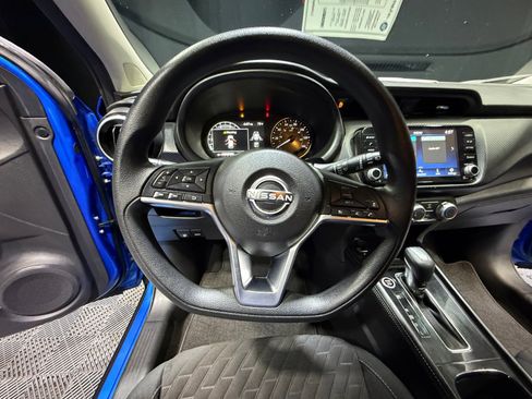 Used 2023 Nissan Kicks SV FWD image 9