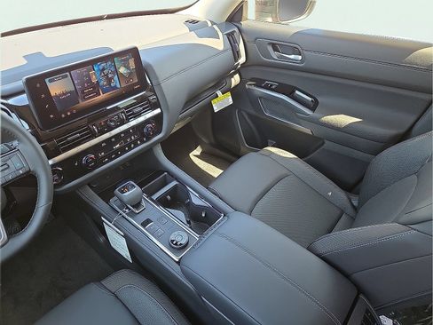 New 2026 Nissan Pathfinder SL AWD/4WD image 12