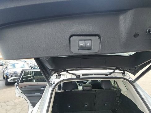 Used 2023 Nissan Rogue SV w/ SV Premium B Package image 9