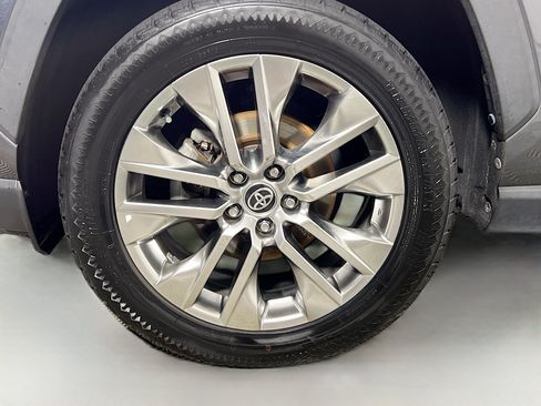 Used 2021 Toyota RAV4 XLE Premium FWD image 14