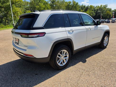 Used 2025 Jeep Grand Cherokee Laredo X AWD/4WD image 15