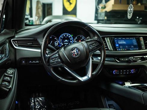 Used 2024 Buick Enclave Premium image 18