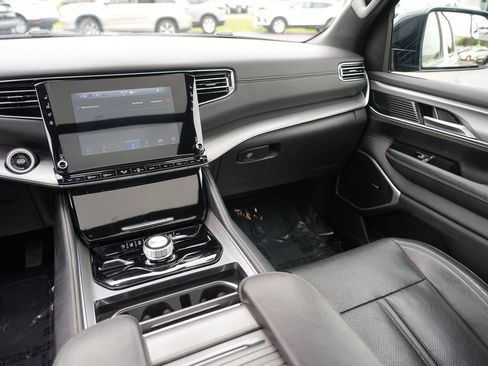 Used 2024 Jeep Wagoneer Series II AWD/4WD image 24