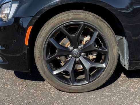 Used 2021 Chrysler 300 S image 39