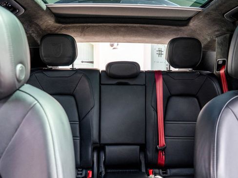 Used 2024 Porsche Cayenne S image 57