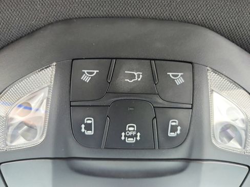 Used 2025 Chrysler Pacifica Select FWD image 36