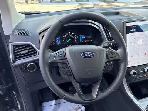 Used 2024 Ford Edge SEL w/ Convenience Package image 4