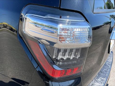 Used 2019 Toyota 4Runner Limited AWD/4WD image 31