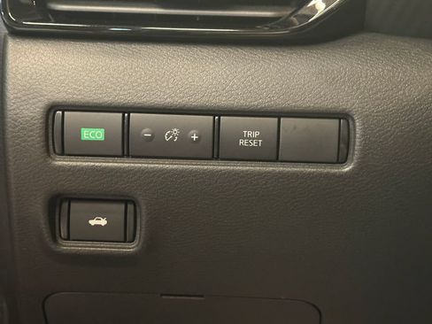 Used 2024 Nissan Sentra SV w/ SV Premium Package FWD image 18