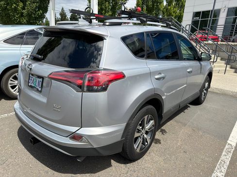 Used 2017 Toyota RAV4 XLE w/ Plus Special Value Package AWD/4WD image 4