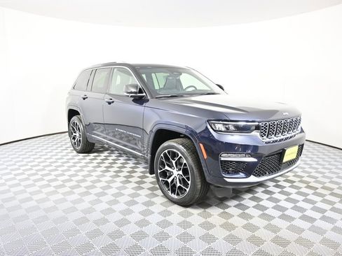 Used 2022 Jeep Grand Cherokee Summit 4xe AWD/4WD image 9