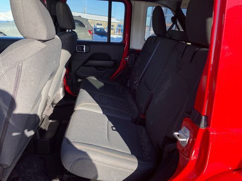 Used 2025 Jeep Wrangler Sahara w/ Safety Group image 18