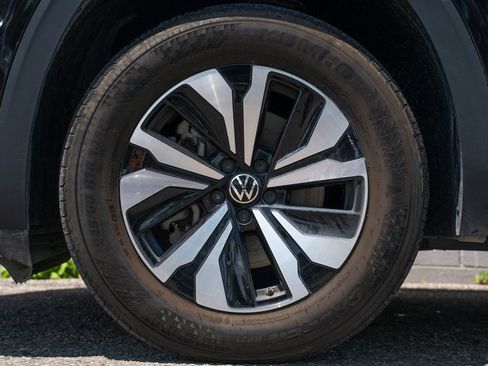 Used 2024 Volkswagen Atlas Cross Sport SE AWD/4WD image 12