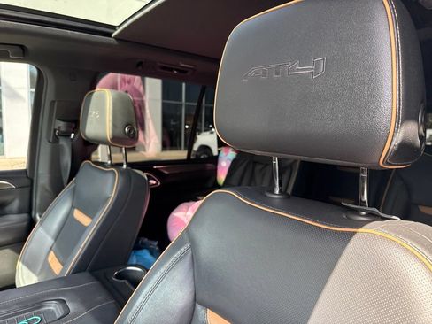 Used 2024 GMC Yukon AT4 w/ Technology Package AWD/4WD image 7