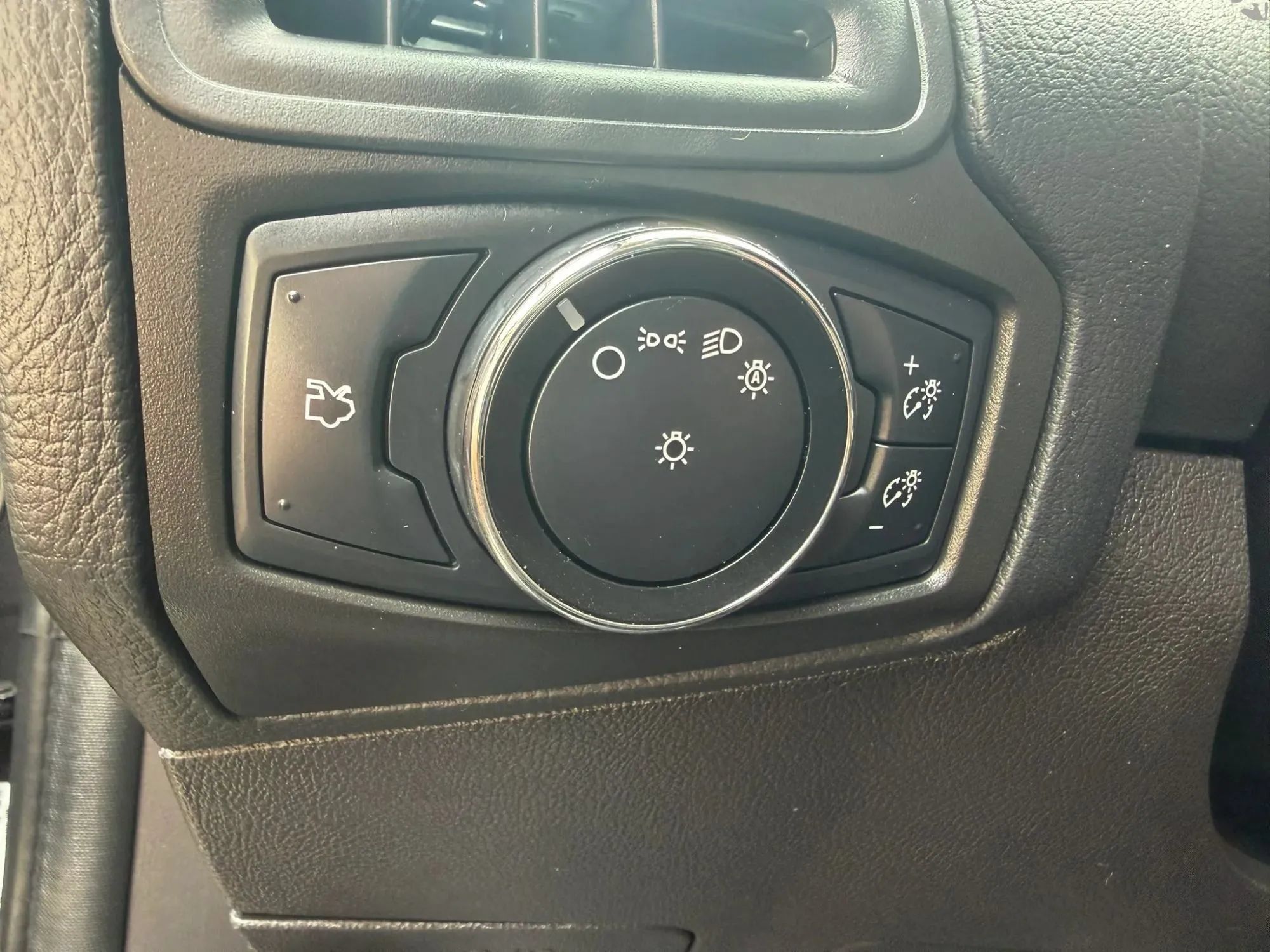 Used 2014 Ford Focus SE FWD image 15
