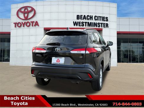 Certified 2025 Toyota Corolla Cross LE image 11