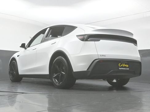 Used 2026 Tesla Model Y AWD image 43