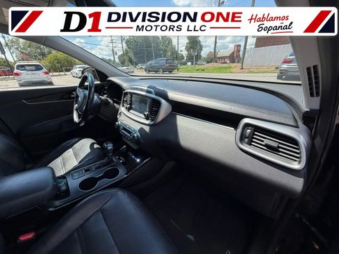 Used 2019 Kia Sorento EX w/ EX Touring Package FWD image 11