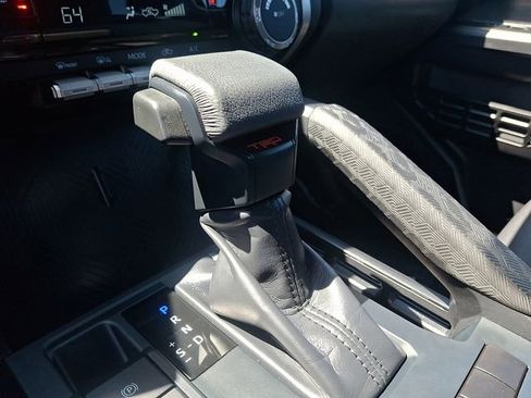 Used 2025 Toyota Tacoma TRD Sport AWD/4WD image 13