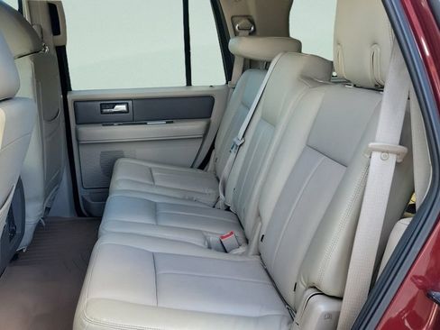 Used 2013 Ford Expedition XLT RWD image 10