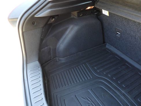 Used 2018 Ford Focus SE image 24