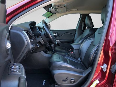 Used 2019 Jeep Cherokee Limited AWD/4WD image 22