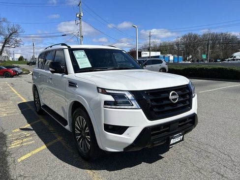 Used 2023 Nissan Armada SL w/ Midnight Edition Package AWD/4WD image 2